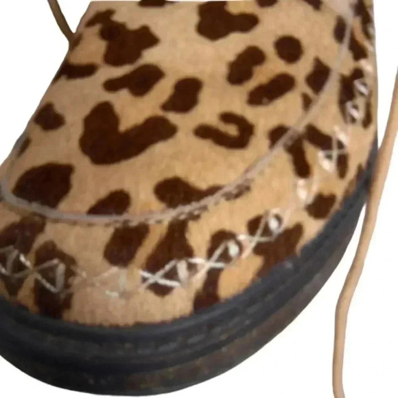 Earth Elements Women's Arrowhead Leather Leopard Bootie - Picture 6 of 9